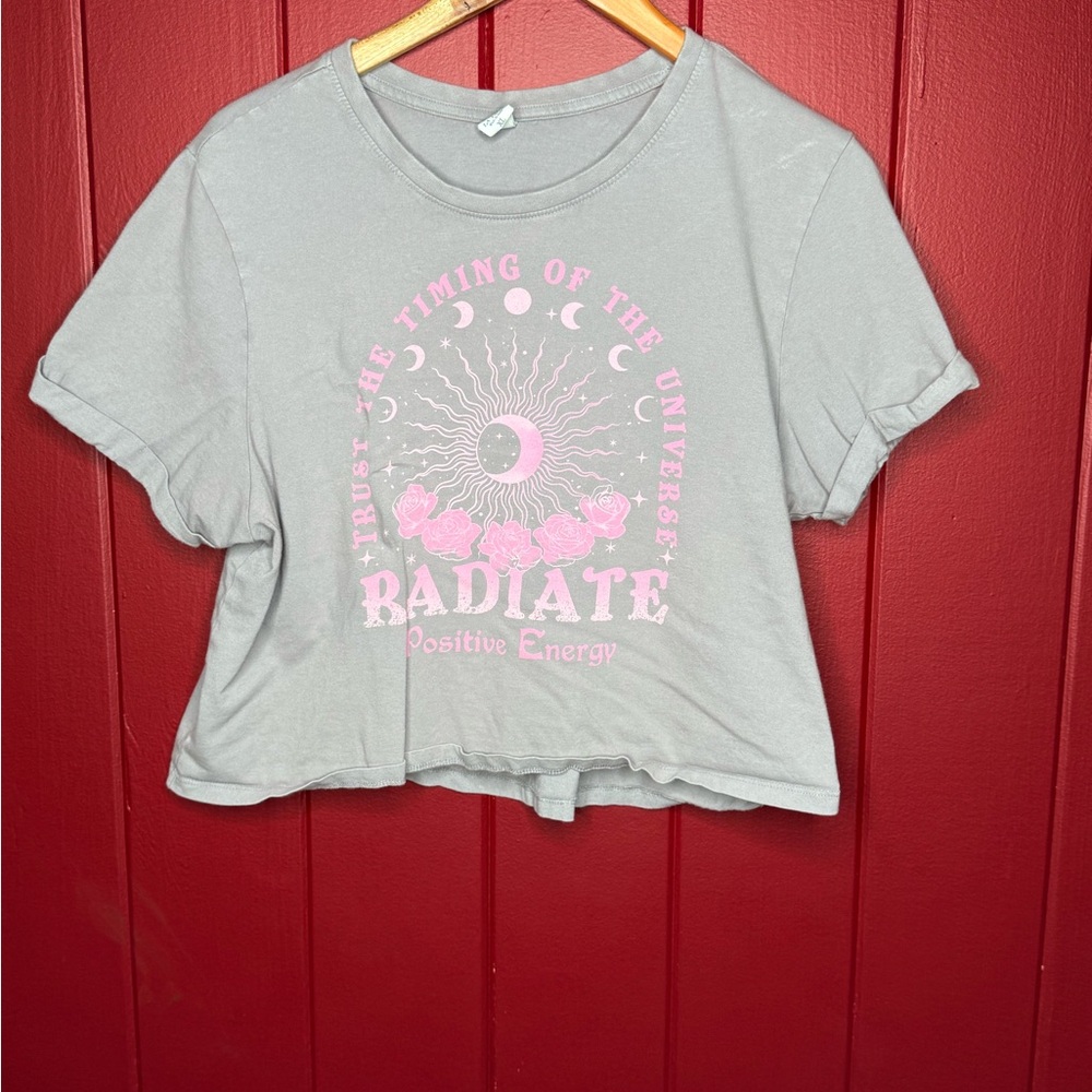 La Luna Graphic Crop Top Tee – XL (Juniors - Picture 3 of 5